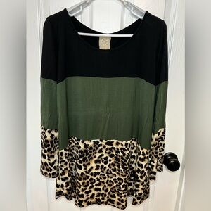 Black, Hunter Green and Leopard print shirt size 2X